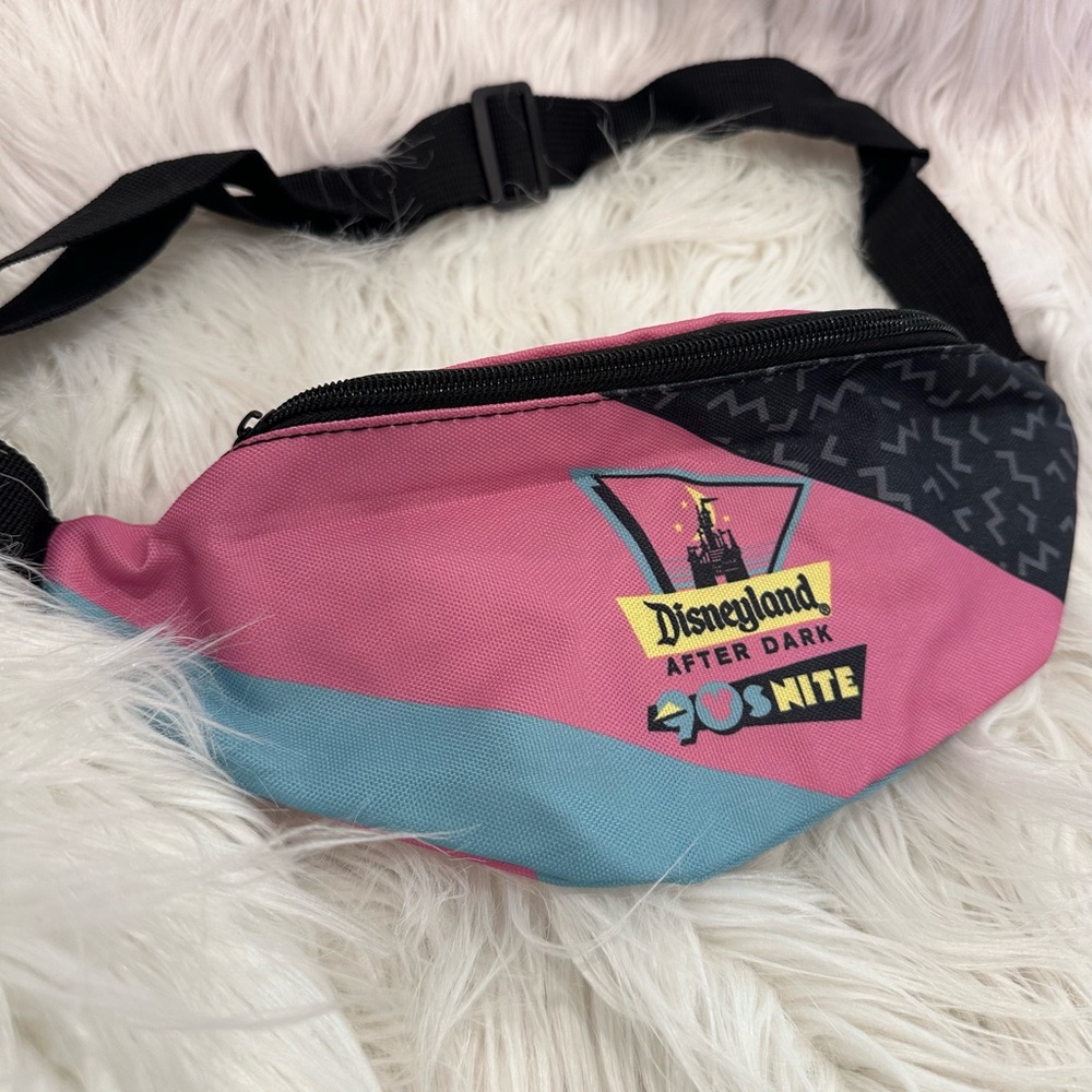 DISNEYLAND 90s NITE FANNY PACK 2025
